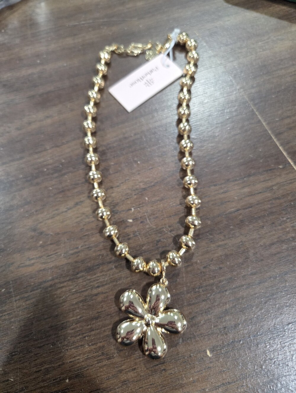Beautiful new with tags Parker Rose ball chain gold tone with floral